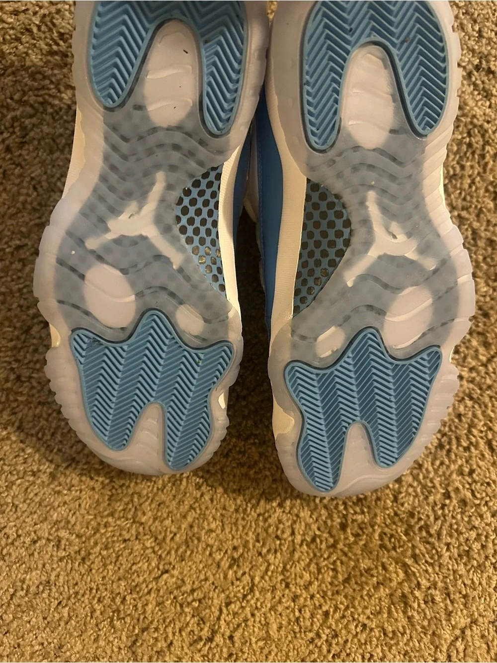 Jordan 11 retro low Men's Low-Top Athletic Sneakers in White and Light Blue